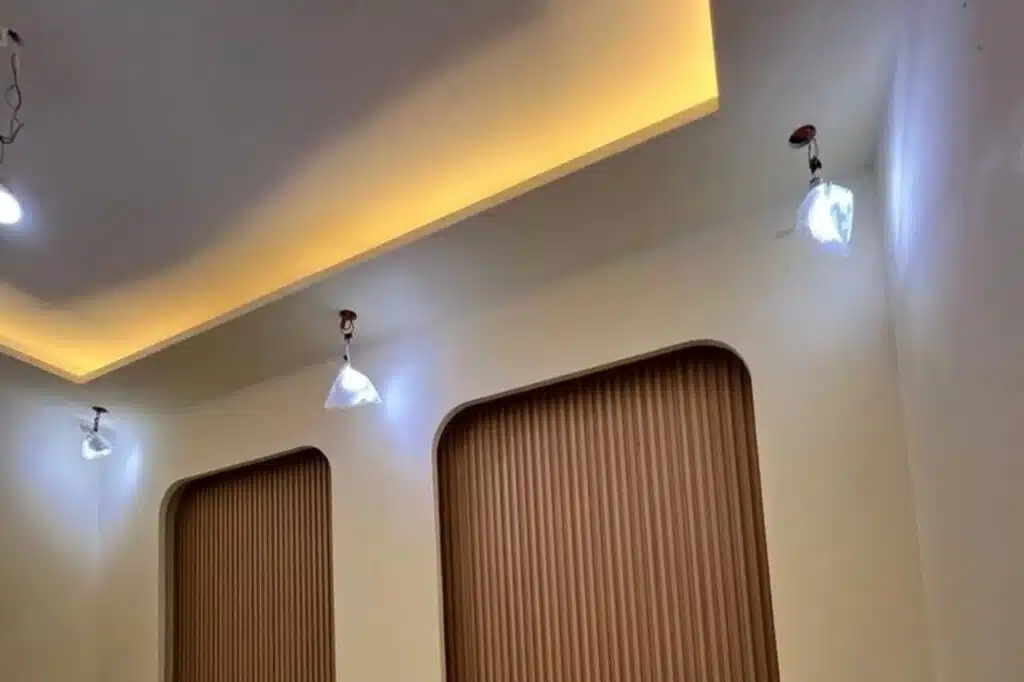 كهرباء السيارات الكهربائية في مدينتي: خدمات فني متخصص لتركيب وتجهيز شاحن السيارة المنزلي 2 فني كهربائي لـ تركيب شاحن السيارة الكهربائية في المنزل