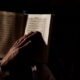 فوائد قراءة الكتب الدينية